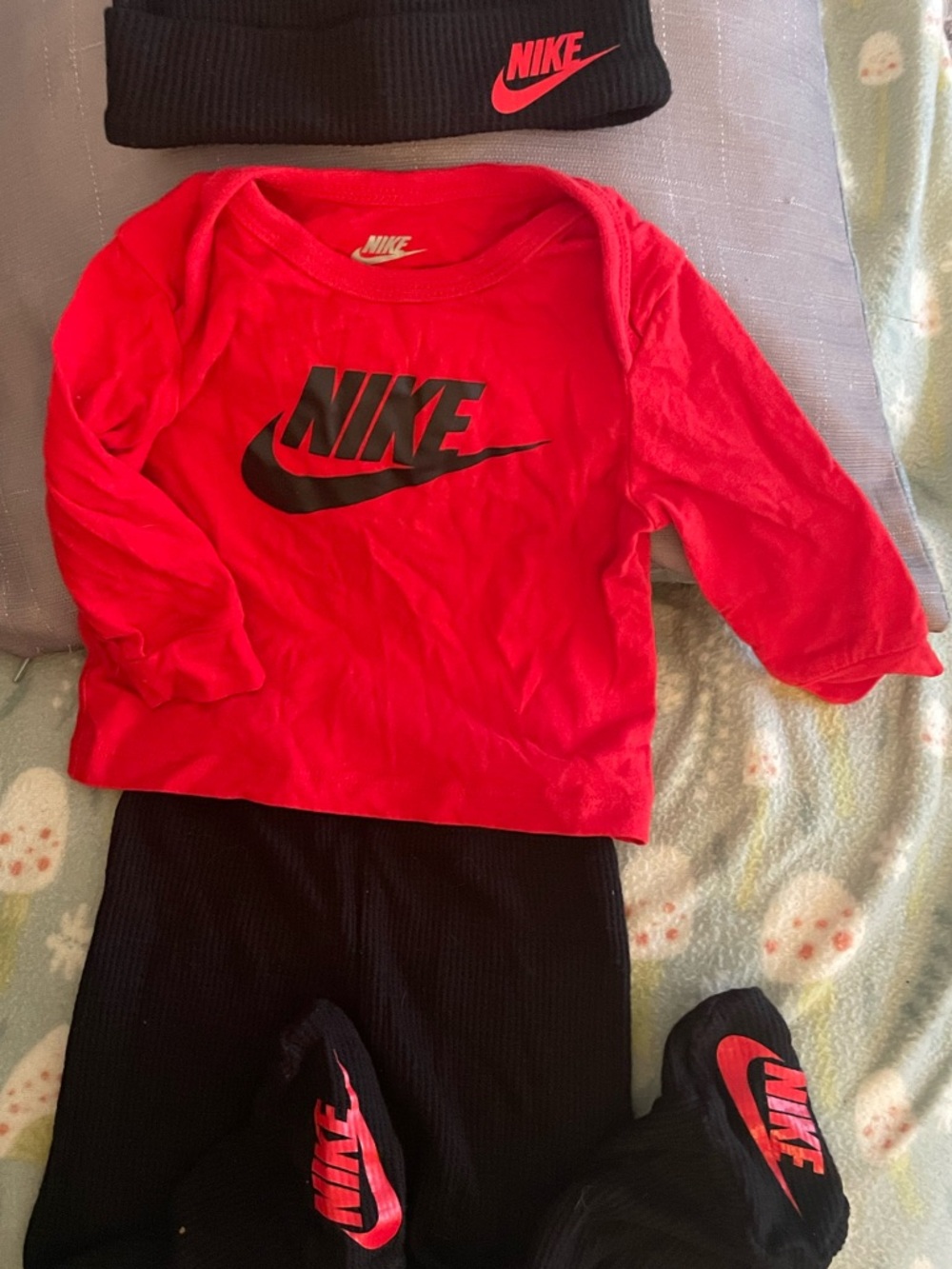 Nike Waffle Knit Footed & Pants Hat + Longsleeve shirt Red & Black  3-Piece Set